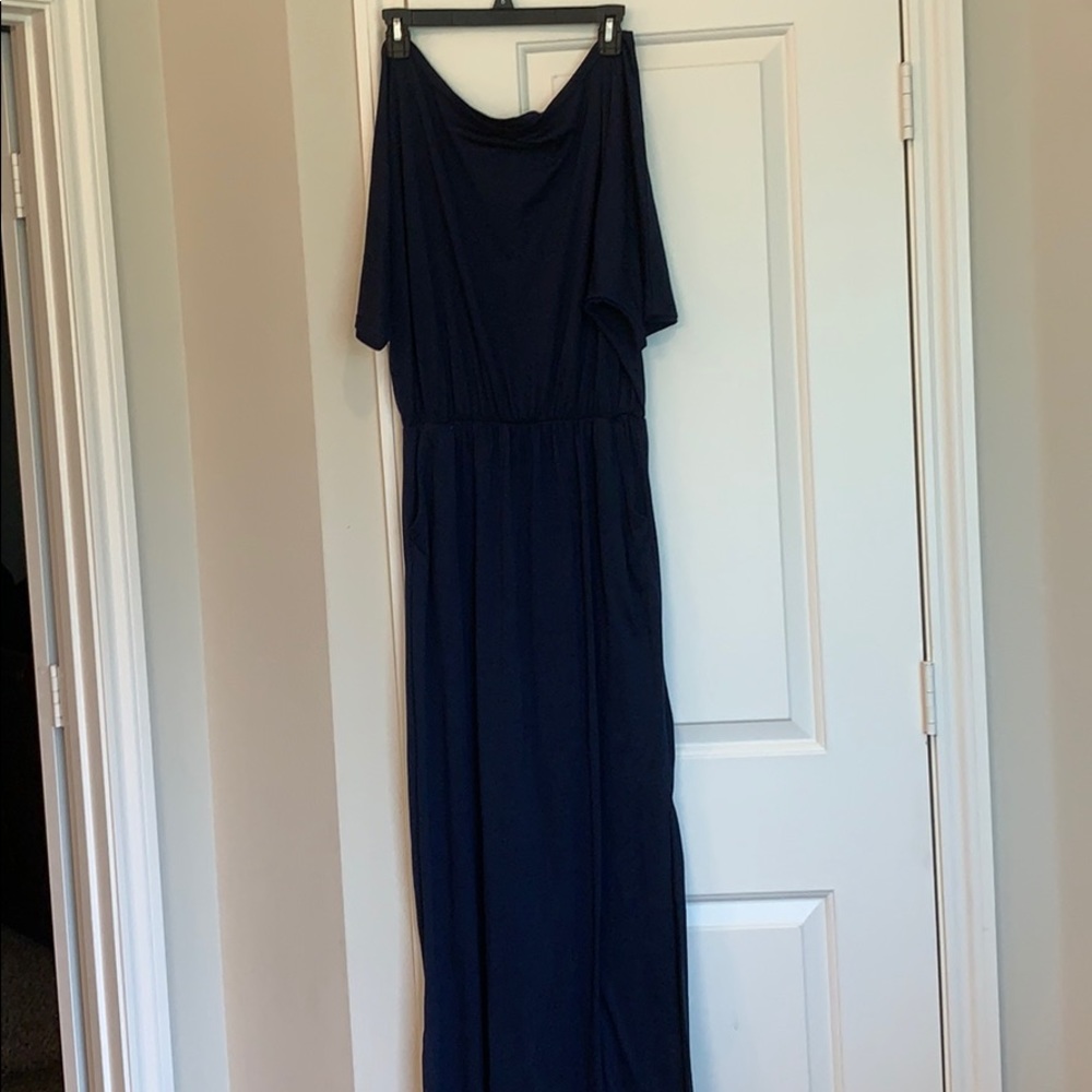 Navy Maxi dress w/ pockets